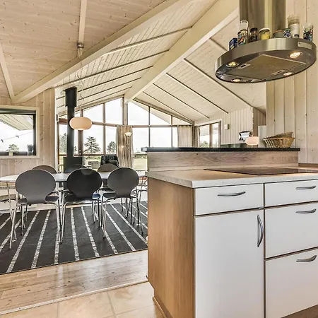 Dom wakacyjny Beautiful Home In Rudkobing With Sauna Spodsbjerg