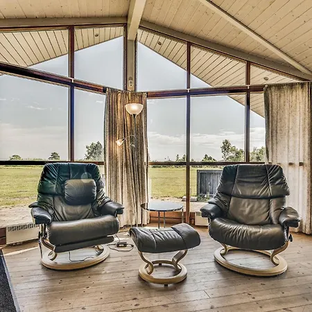 Dom wakacyjny Beautiful Home In Rudkobing With Sauna